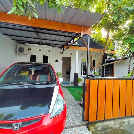 Shifana Homestay Syariah Джокьякарта Экстерьер фото
