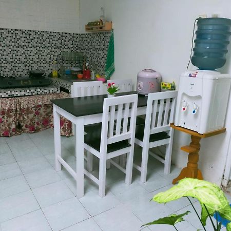 Shifana Homestay Syariah Джокьякарта Экстерьер фото