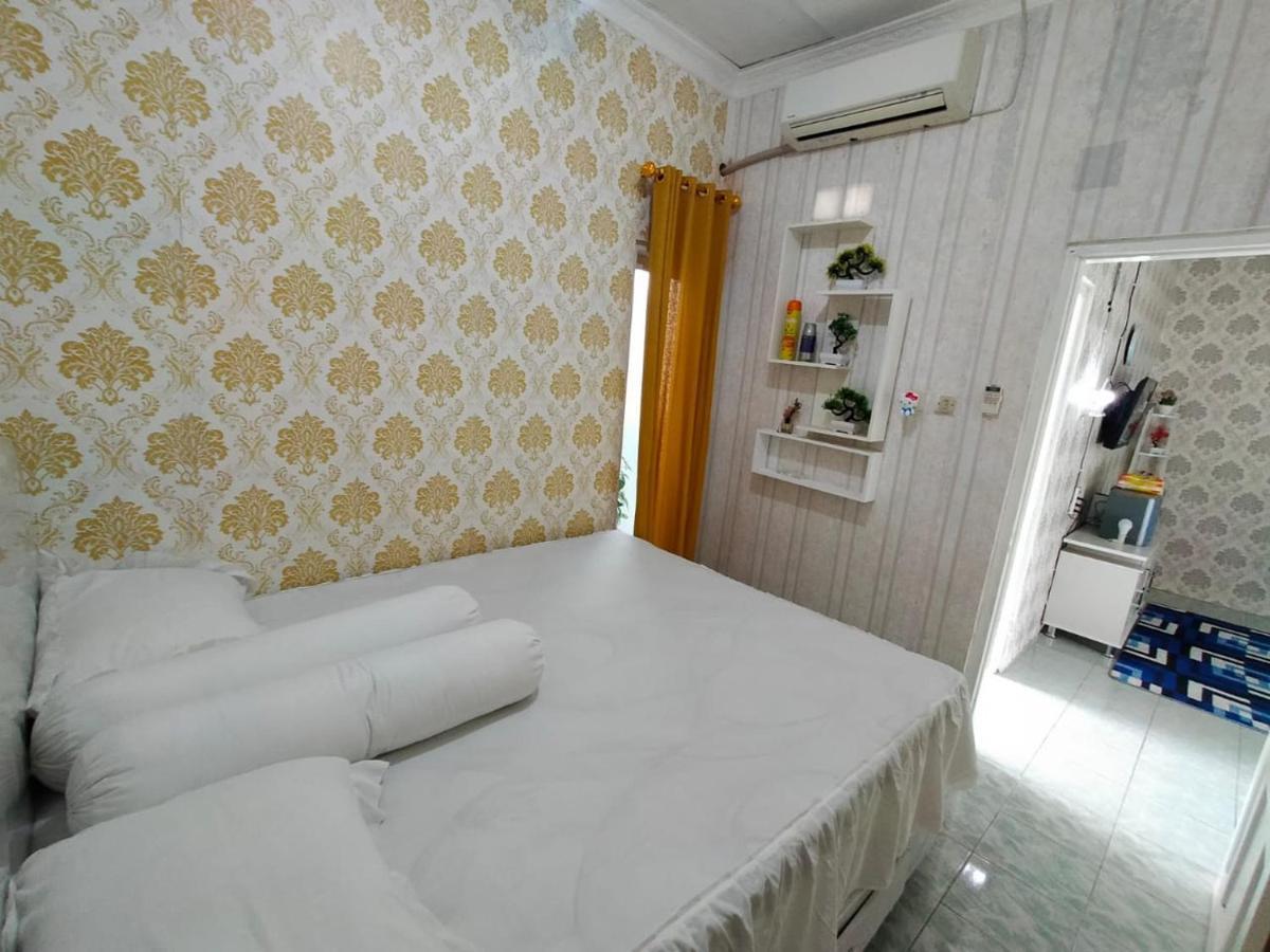 Shifana Homestay Syariah Джокьякарта Экстерьер фото