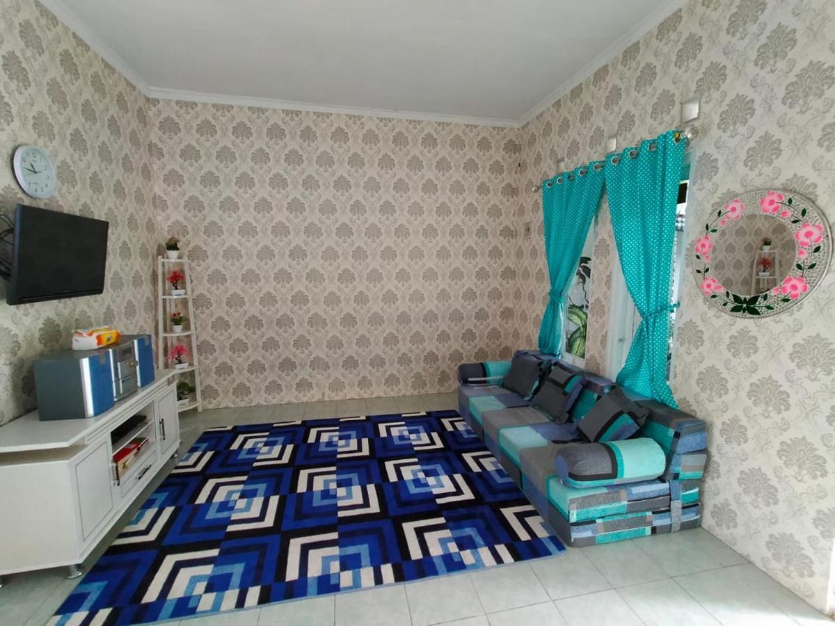 Shifana Homestay Syariah Джокьякарта Экстерьер фото