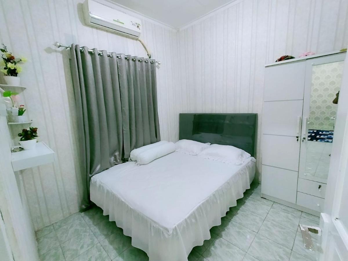 Shifana Homestay Syariah Джокьякарта Экстерьер фото