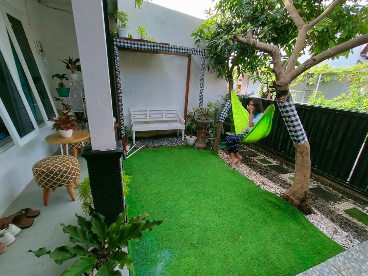 Shifana Homestay Syariah Джокьякарта Экстерьер фото