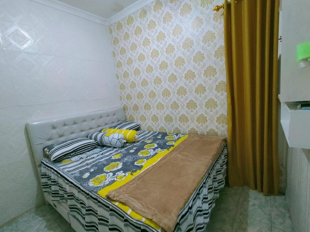 Shifana Homestay Syariah Джокьякарта Экстерьер фото